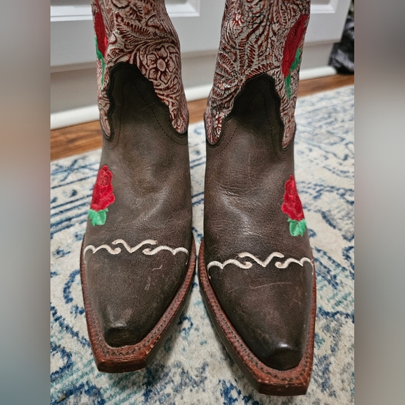 Tony Lama Brown Rose Boots - Picture 4 of 13